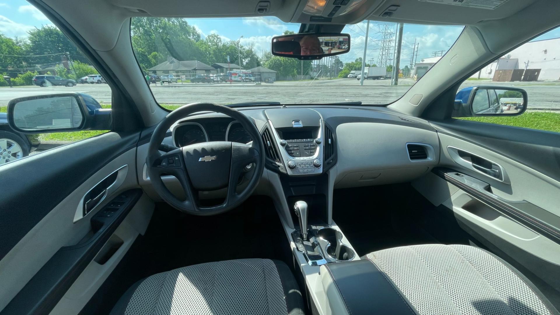 2010 BLUE Chevrolet Equinox LT (2CNFLEEW6A6) with an 2.4L L4 DOHC 16V engine, 4-Speed Automatic transmission, located at 2710A Westlane Rd., Indianapolis, IN, 46268, (317) 291-2000, 39.885670, -86.208160 - Photo#9